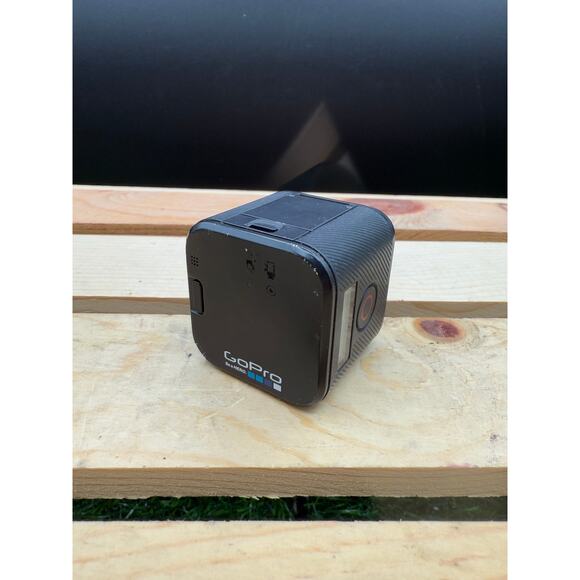 GoPro Hero Session Action Camera with Case – Used - Tested and Working - Picture 1 of 8